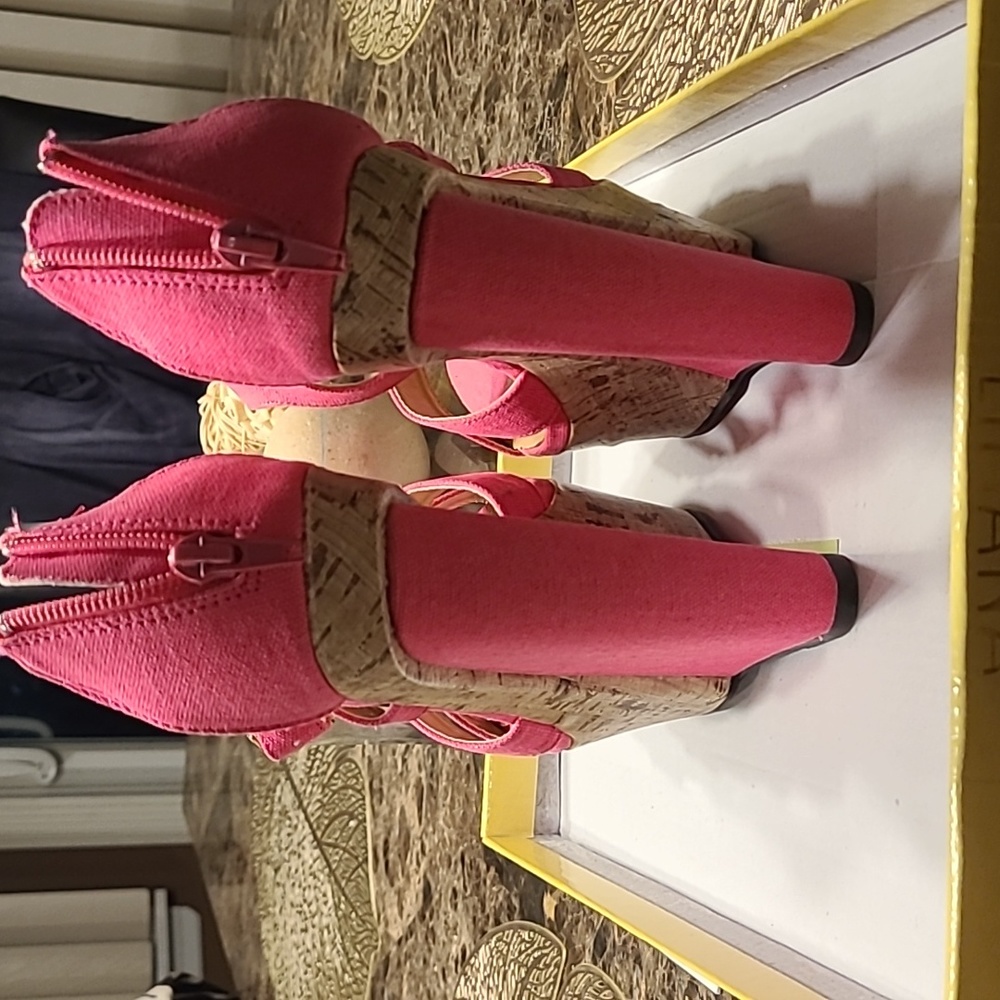 Liliana peace-15 hot pink wedges - Picture 5 of 11